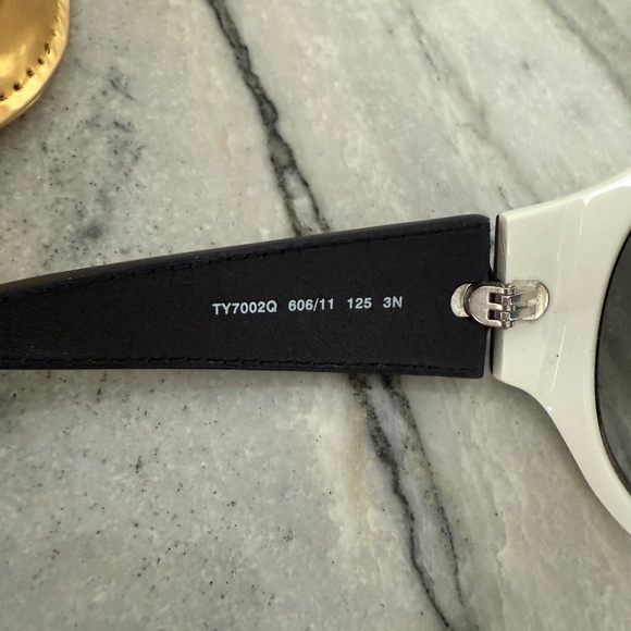 Tory Burch Discontinued Sunglasses TY7002Q - Picture 4 of 6